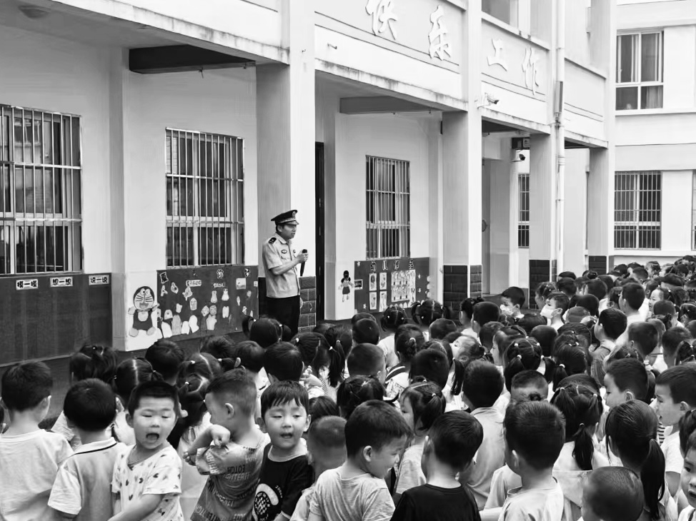 他用身體擋住了刺向群眾的尖刀 同事講述史禮海同志犧牲經(jīng)過(guò)