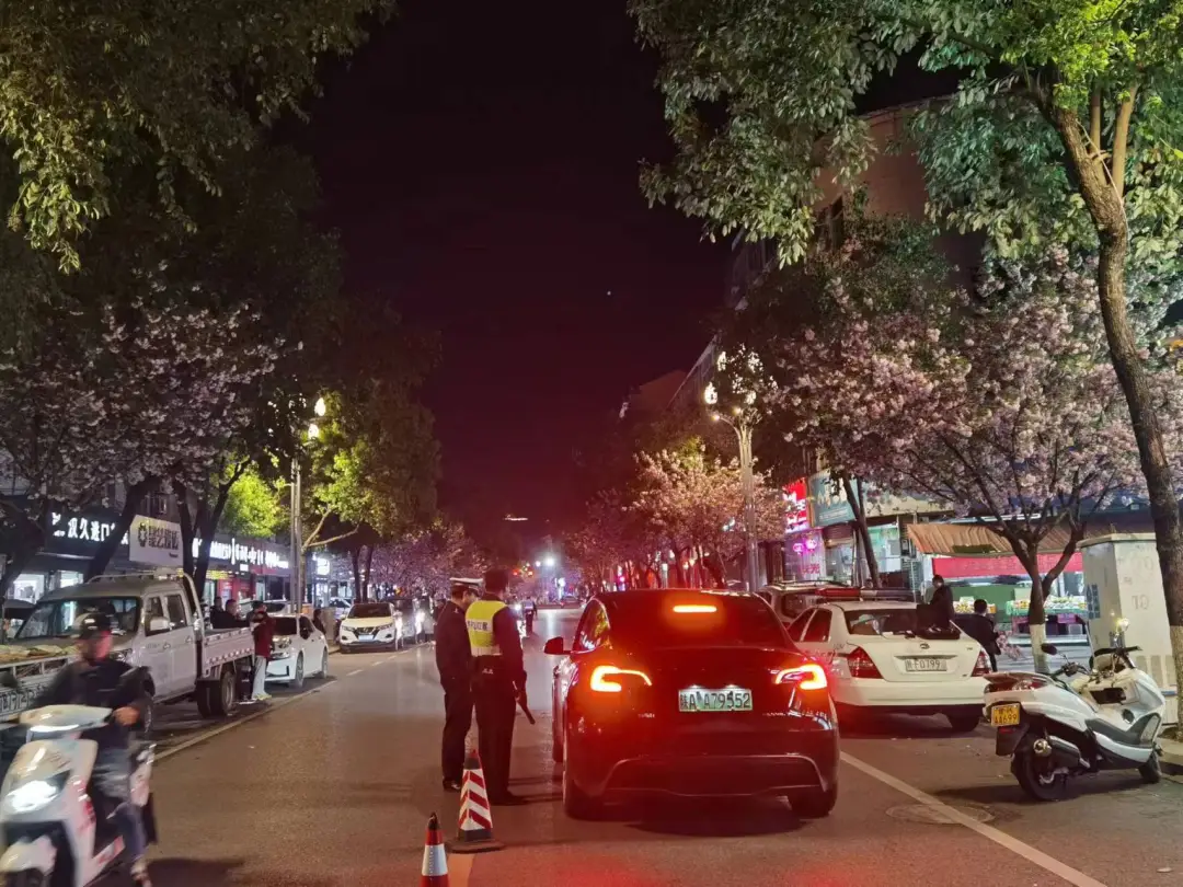 西鄉(xiāng)夜查酒駕17起，無證駕駛3起