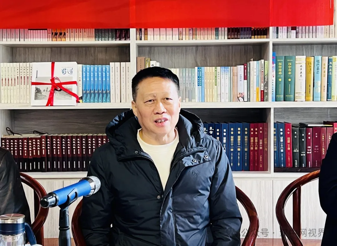 張紀(jì)平攝影新著發(fā)布座談會(huì)召開