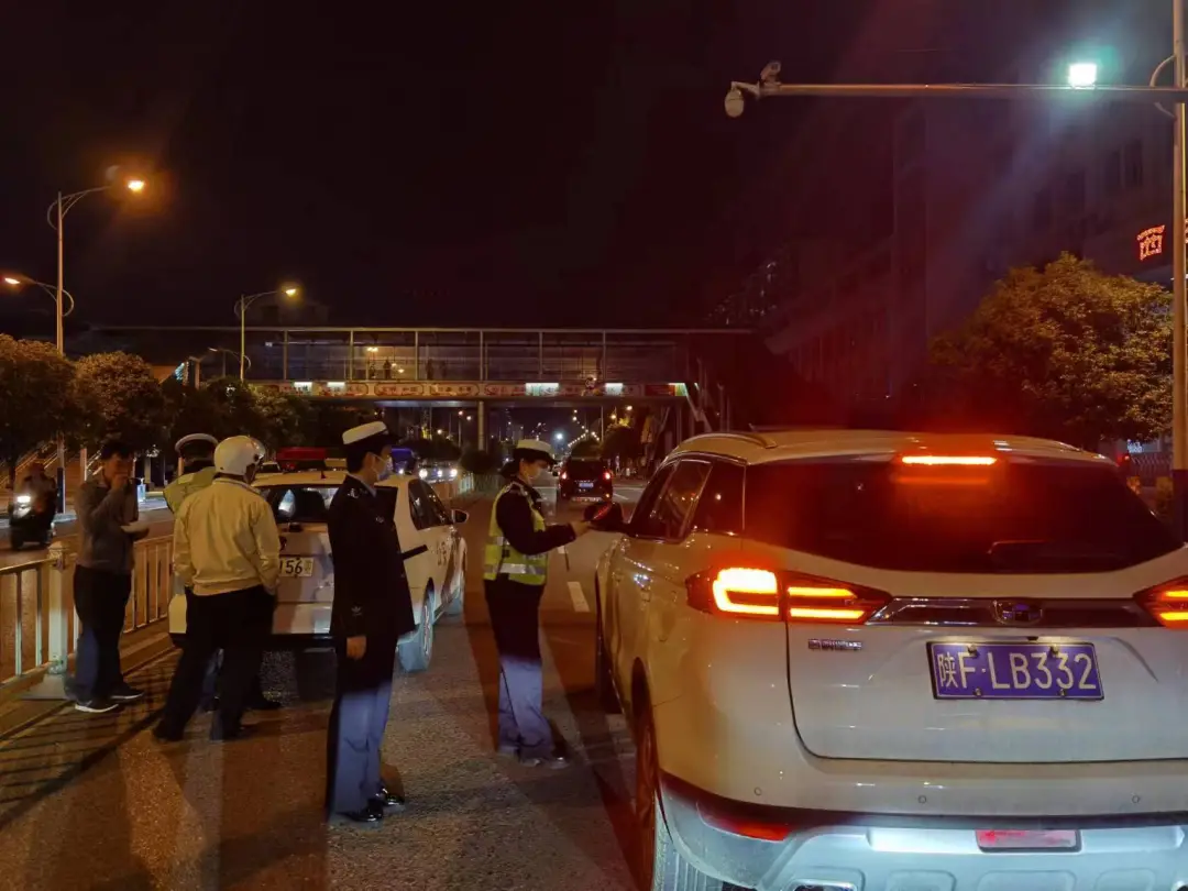 西鄉(xiāng)夜查酒駕17起，無證駕駛3起