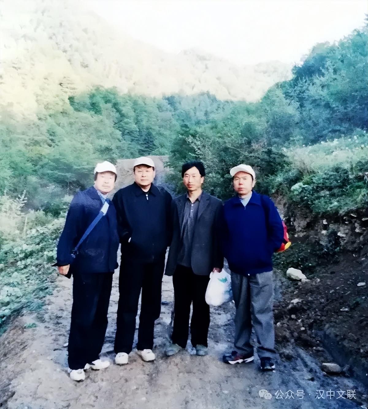 棧道連古今 文史總相宜——讀王蓬先生《秦蜀古道與石門(mén)石刻》