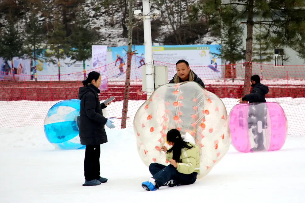 滑雪、戲雪、賞民俗！留壩景區(qū)“上才藝”