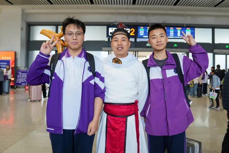 張騫、諸葛亮、“秦嶺四寶”齊現(xiàn)高鐵站，文化氛圍拉滿！